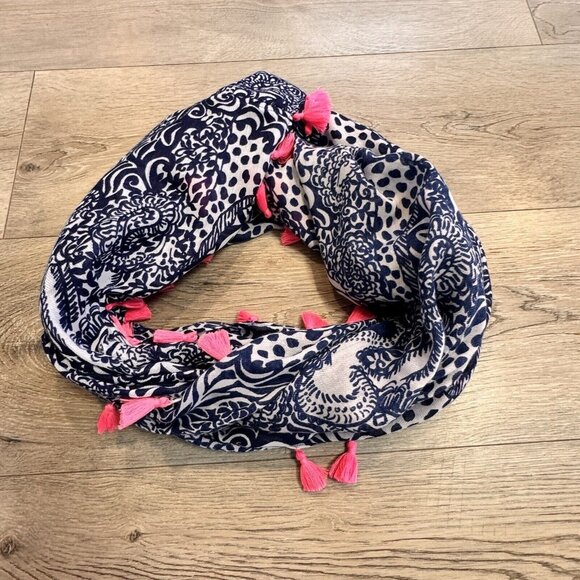 Lilly‎ Pulitzer Resort Infinity Loop Scarf Navy High Tide Vaca Paisley Animal - Picture 1 of 8